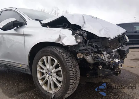 2010 Volvo Xc60 T6/T6 R-Design z USA, uszkodzony, nr VIN YV4992DZXA2083831